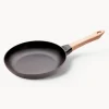 Sartén de hierro fundido con mango de madera Wood