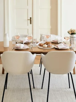 Silla con asiento estrecho y reposabrazos Fiji