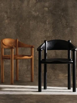 Silla con reposabrazos con madera de pino Daumiller