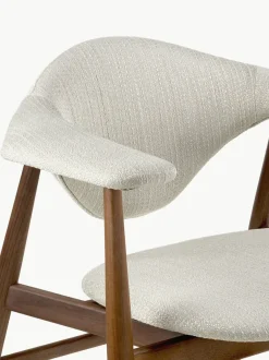Silla con reposabrazos de madera de nogal Masculo