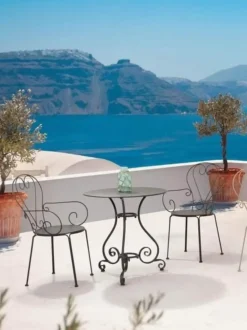 Silla con reposabrazos para exterior apilable Etienne