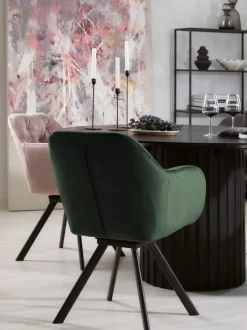 Silla con repozabrazos de terciopelo Lola