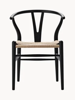 Silla de madera con asiento tejido a mano CH24