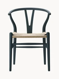 Silla de madera con asiento tejido a mano CH24