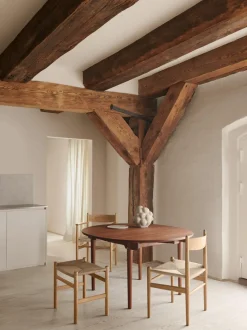 Silla de madera con asiento tejido a mano CH36