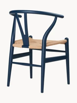Silla de madera con asiento tejido a mano CH24