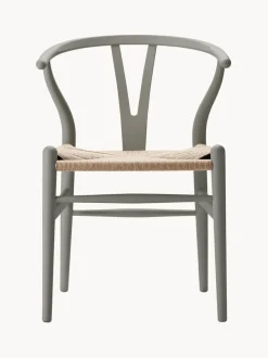 Silla de madera con asiento tejido a mano CH24