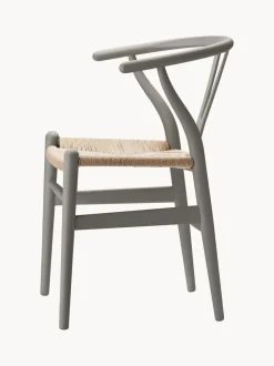 Silla de madera con asiento tejido a mano CH24