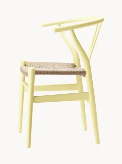 Silla de madera con asiento tejido a mano CH24