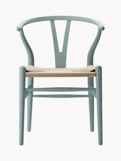 Silla de madera con asiento tejido a mano CH24