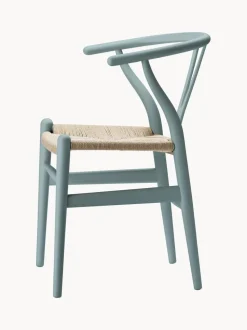 Silla de madera con asiento tejido a mano CH24