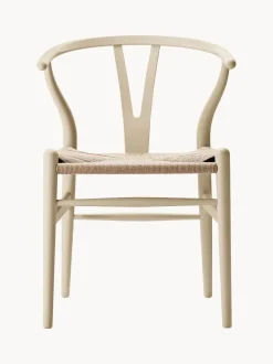 Silla de madera con asiento tejido a mano CH24