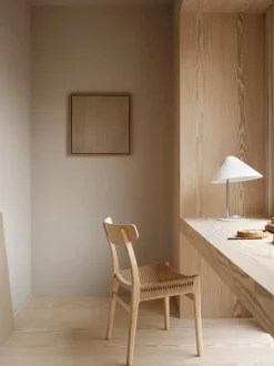 Silla de madera con asiento tejido a mano CH23