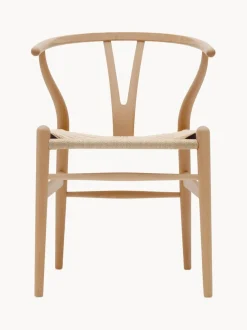 Silla de madera con asiento tejido a mano CH24