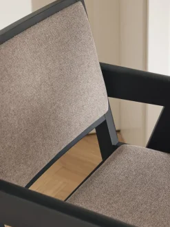 Silla tapizada con reposabrazos Sissi