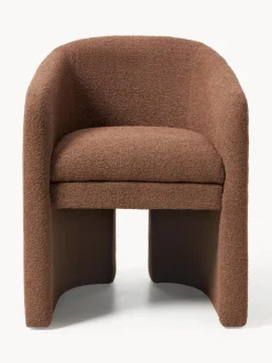 Sillón con reposabrazos en tejido bouclé Mairo