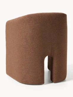 Sillón con reposabrazos en tejido bouclé Mairo