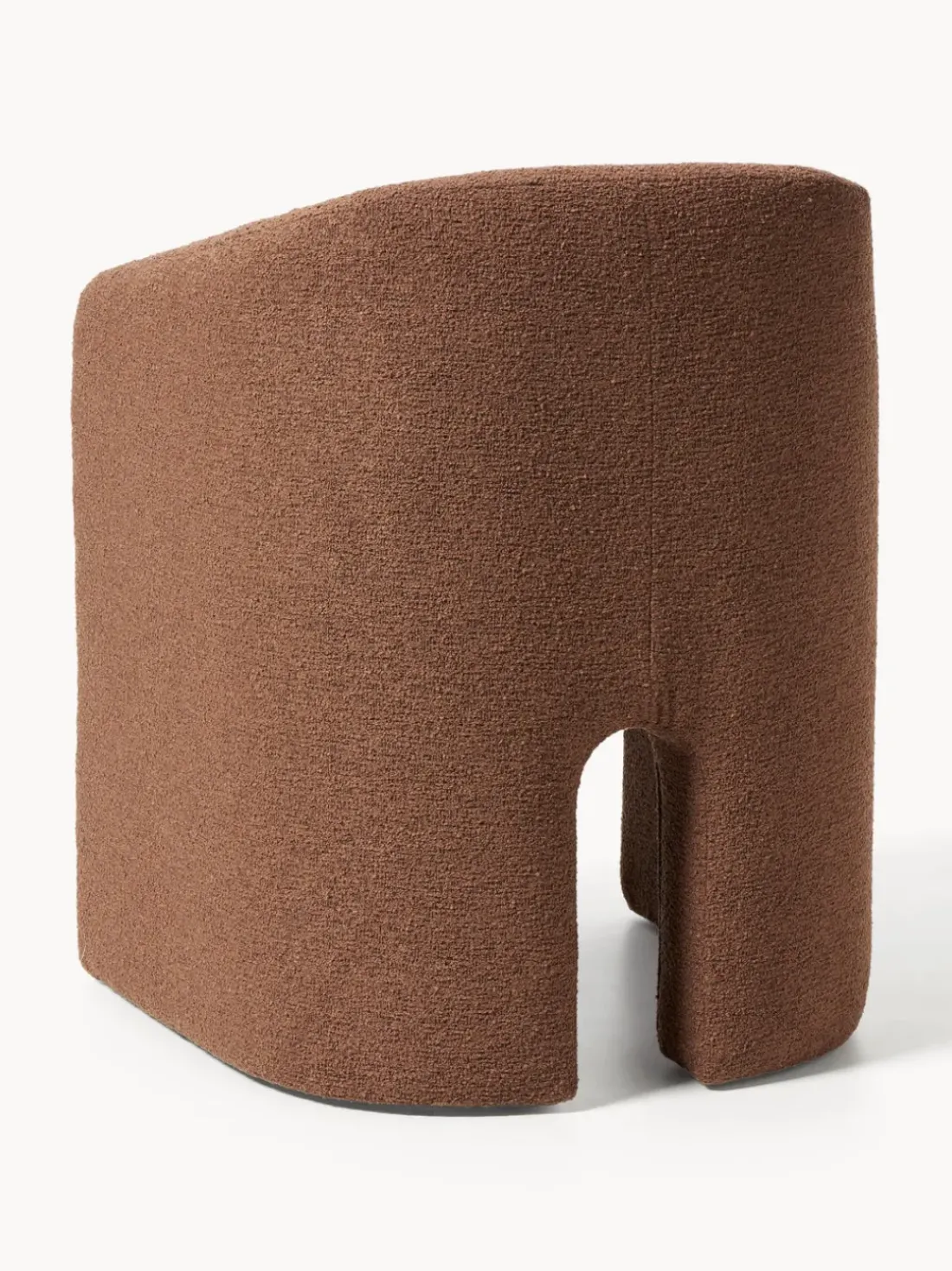Sillón con reposabrazos en tejido bouclé Mairo