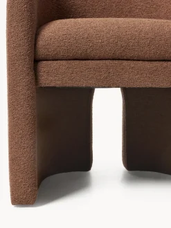 Sillón con reposabrazos en tejido bouclé Mairo