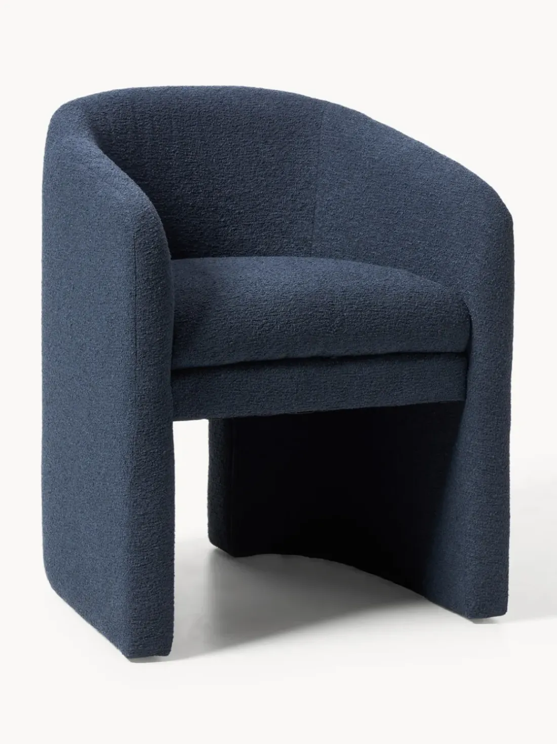 Sillón con reposabrazos en tejido bouclé Mairo