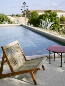Sillón de exterior artesanal de madera de iroko MR01 Initial