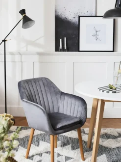 Sillón de terciopelo con patas de madera Emilia