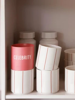 Taza de diseño con letras Favourite CELEBRITY