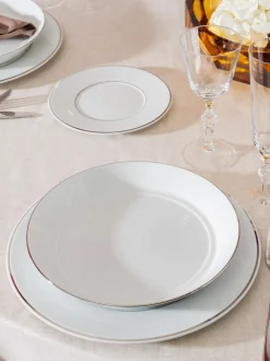 Tazas con platitos de porcelana con borde platino pintado a mano Vitruv, 2 uds.