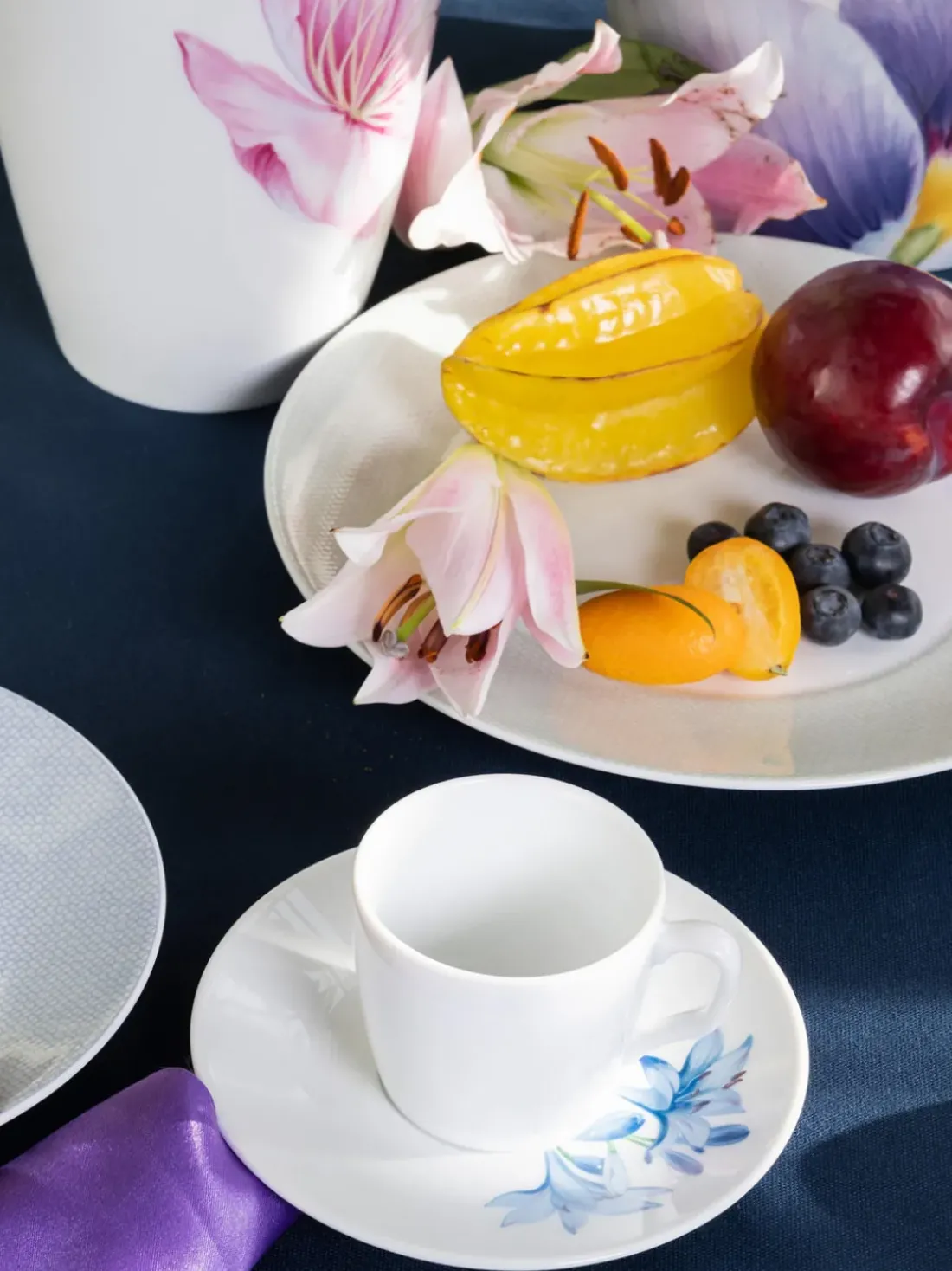 Tazas con platitos de porcelana artesanales Cosmopolitan, 2 uds.