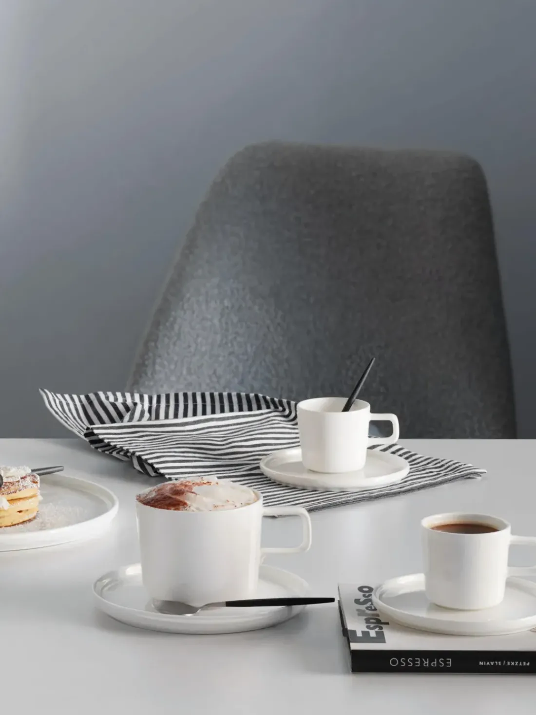 Tazas de café con platitos de porcelana Oco, 6 uds.