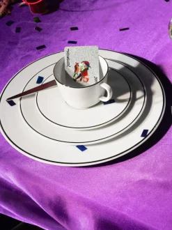 Tazas pequeñas con platitos de porcelana con borde platino pintado a mano Vitruv, 2 uds.