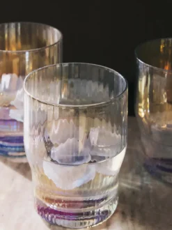 Vasos de agua soplados con relieve y brillo nacarino Juno, 4 uds.