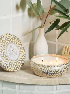 Vela perfumada artesanal de tres mechas Maison Blanc (eucalipto, cardamomo, salvia y corteza de hinoki)