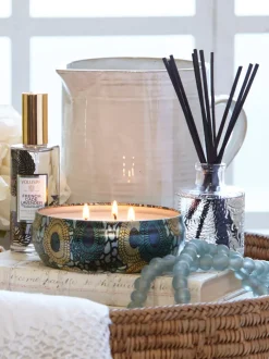 Vela perfumada artesanal de tres mechas Japonica Collection (madera de cacao, verbena y lavanda)