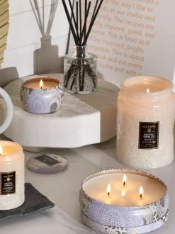 Vela perfumada artesanal de tres mechas Japonica Collection (Santal, vainilla Bourbon francesa y oud)