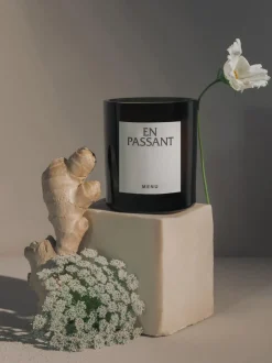 Vela perfumada Olfacte En Passant (jacinto, pétalos de jazmín y geranio)