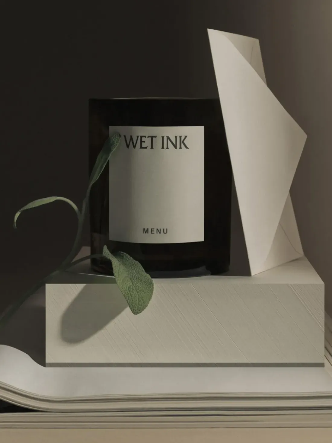 Vela perfumada Olfacte Wet Ink (menta, pomelo y cannabis)