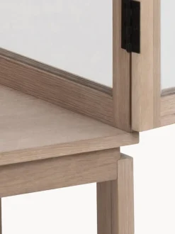 Vitrina de madera con puertas de vidrio Linley
