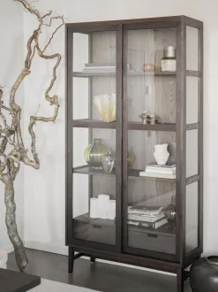 Vitrina de madera de roble con puertas correderas Hazelton