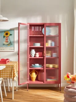 Vitrina de metal con cristal acanalado The Collector