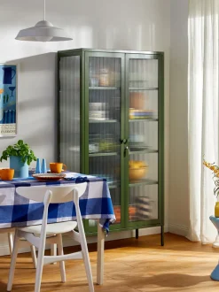 Vitrina de metal con cristal acanalado The Collector