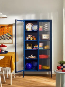 Vitrina de metal con cristal acanalado The Collector
