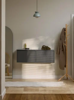 Zapatero de pared con puertas abatibles y frente acanalado Shea