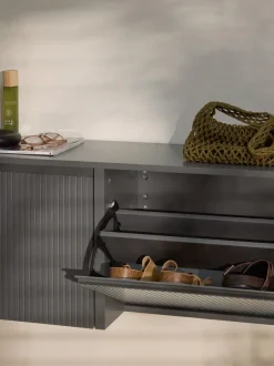 Zapatero de pared con puertas abatibles y frente acanalado Shea